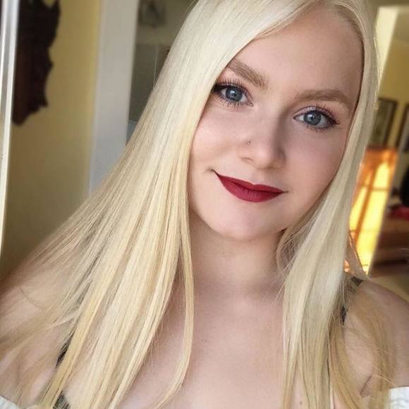 Meet your Posher, Alyson - Picture 1 of 1